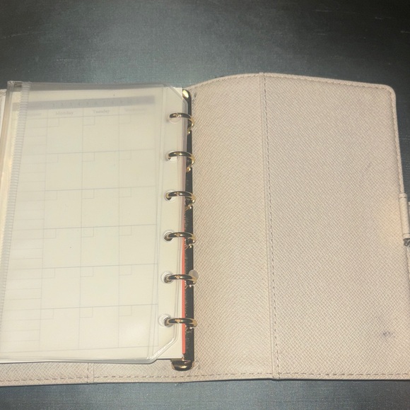 Louis Vuitton PM Agenda - Picture 4 of 14